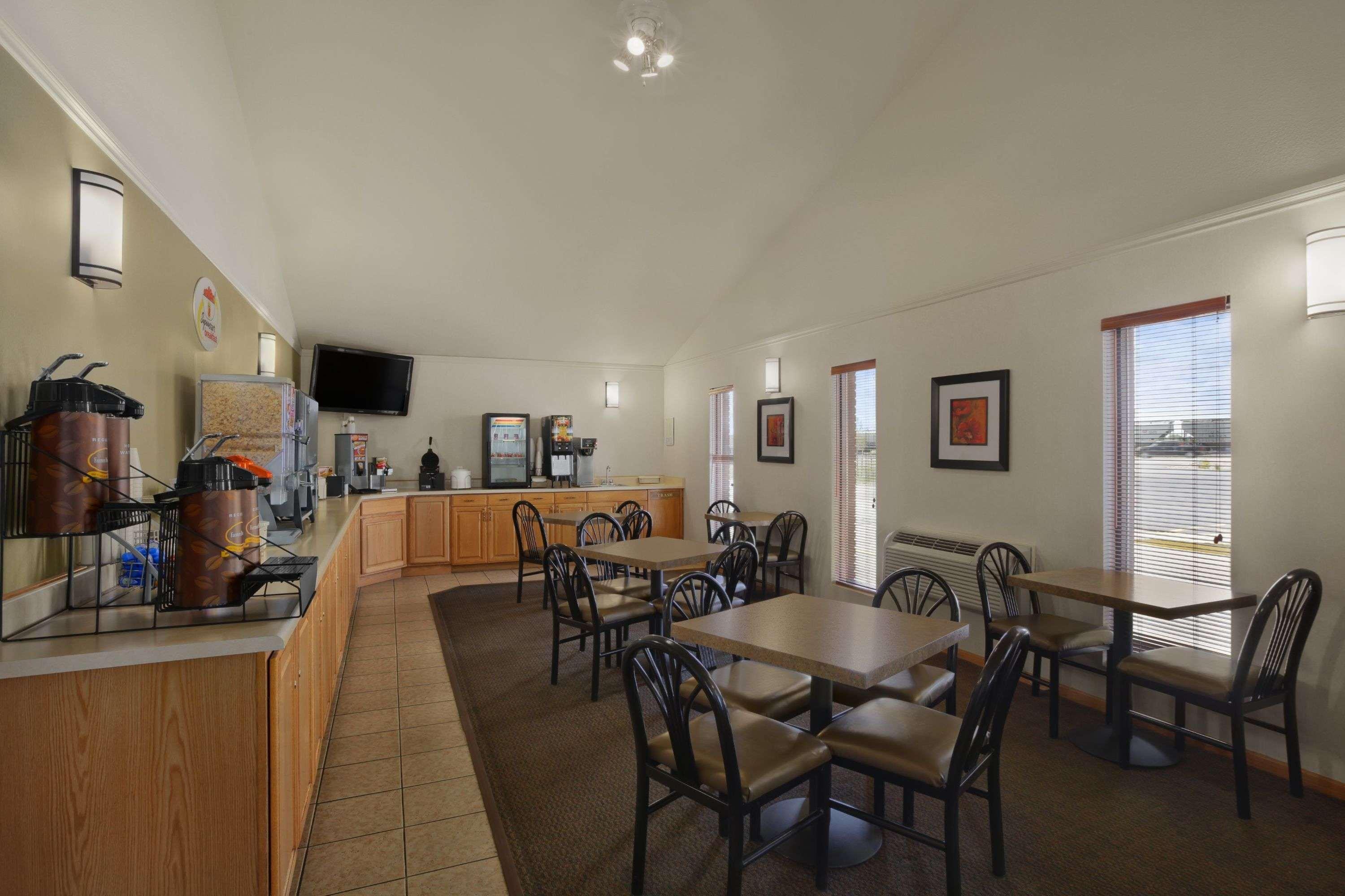 Super 8 By Wyndham Cheyenne Wy Hotel Exterior photo