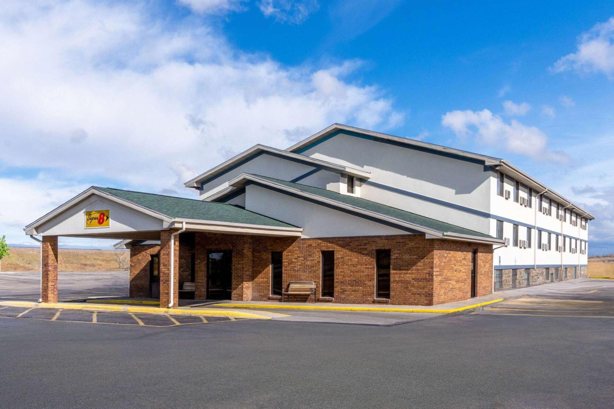 Super 8 By Wyndham Cheyenne Wy Hotel Exterior photo