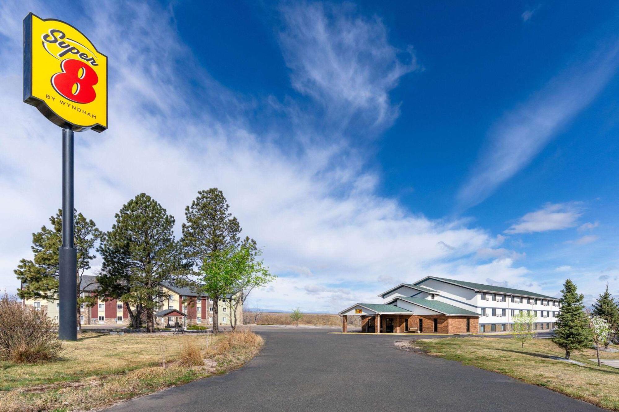 Super 8 By Wyndham Cheyenne Wy Hotel Exterior photo